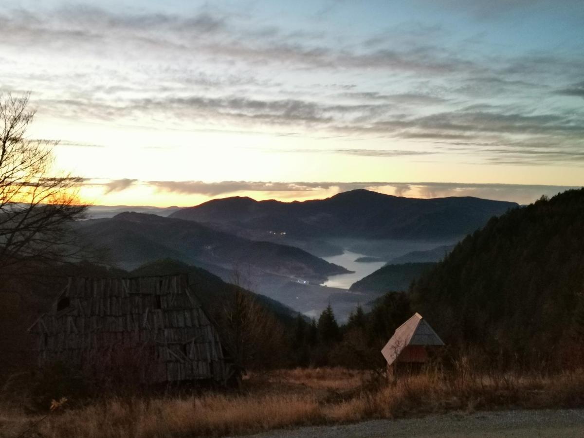 Готель Carobni Breg Мокра Гора Екстер'єр фото